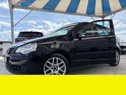Nero Usata 2009 VW Polo Comfortline Tre volumi | 4990 € (Cara)