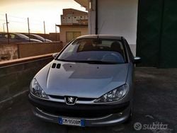 Grigio Usata 2004 Peugeot 206 Due volumi | 1200 € (Buon prezzo)