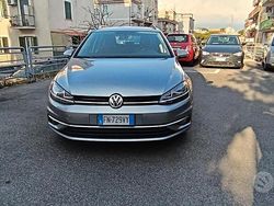 Oro Usata 2018 VW Golf VII Executive Station wagon | 11.999 € (Buon prezzo)