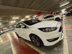 Bianco Usata 2017 Ford Focus ST-Line Tre volumi | 12.500 € (Molto cara)