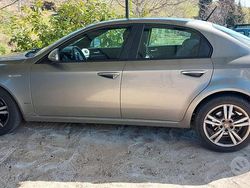 Usata 2012 Alfa Romeo 159 Super Tre volumi | 4500 € (Ottimo prezzo)