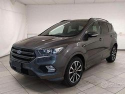 Grigio Usata 2019 Ford Kuga ST-Line SUV | 13.990 € (Buon prezzo)