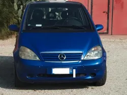 Usata 2000 Mercedes A170 Tre volumi | 1099 € (Buon prezzo)