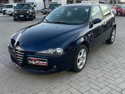 Blu Usata 2006 Alfa Romeo 147 Due volumi | 3490 € (Cara)