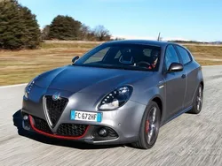Grigio Usata 2016 Alfa Romeo Giulietta Veloce Due volumi | 15.990 € (Buon prezzo)