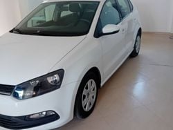 Bianco Usata 2015 VW Polo Tre volumi | 7950 € (Buon prezzo)