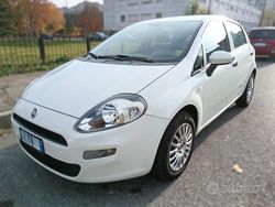 Bianco Usata 2016 Fiat Punto Tre volumi | 6900 € (Buon prezzo)