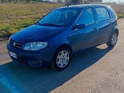Blu Usata 2004 Fiat Punto Tre volumi | 1900 € (Buon prezzo)