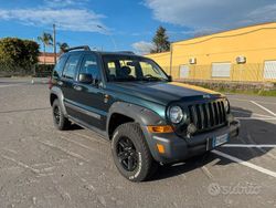 Verde Usata 2005 Jeep Cherokee SUV | 5900 € (Buon prezzo)