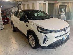 Bianco perla tetto nero Nuova 2025 Renault Captur SUV | 21.999 € (Buon prezzo)