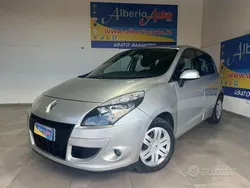 Argento Usata 2010 Renault Scénic III Dynamique Monovolume | 2900 € (Buon prezzo)