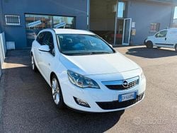 Bianco Usata 2011 Opel Astra Cosmo Tre volumi | 3000 € (Ottimo prezzo)
