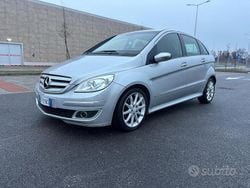Grigio Usata 2008 Mercedes 200 Chrome Tre volumi | 1500 € (Molto cara)