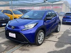 Blu/azzurro Usata 2025 Toyota Aygo X Active SUV | 13.890 € (Buon prezzo)