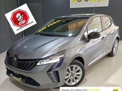 Grey rafale Nuova 2025 Renault Clio V Tre volumi | 16.900 € (Buon prezzo)