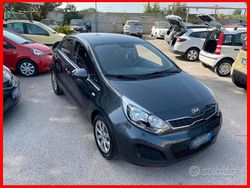 Grigio Usata 2013 Kia Rio EX Tre volumi | 4900 € (Buon prezzo)