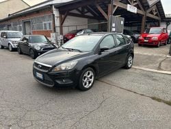 Nero Usata 2010 Ford Focus Tre volumi | 2700 € (Buon prezzo)