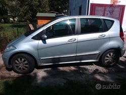 Grigio Usata 2006 Mercedes A180 Due volumi | 2300 €