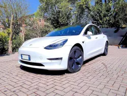 Bianco Usata 2020 Tesla Model 3 Long Range Tre volumi | 27.900 € (Buon prezzo)