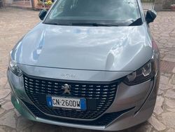 Grigio Usata 2023 Peugeot 208 Allure Due volumi | 13.500 € (Buon prezzo)