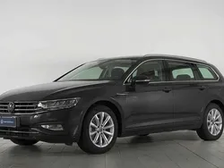 Grigio Usata 2023 VW Passat Business Station wagon | 31.800 € (Buon prezzo)