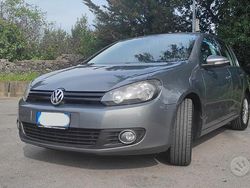 Grigio Usata 2010 VW Golf VI Tre volumi | 4300 € (Buon prezzo)