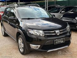 Nero Usata 2016 Dacia Sandero Stepway Tre volumi | 6990 € (Buon prezzo)