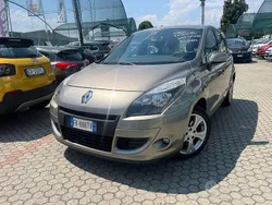 Beige Usata 2011 Renault Scénic III Luxe Monovolume | 3990 € (Super prezzo)