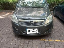 Grigio Usata 2011 Opel Zafira Cosmo Monovolume | 3800 € (Buon prezzo)