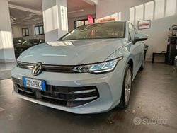 Grigio Usata 2025 VW Golf Edition Tre volumi | 29.900 € (Buon prezzo)