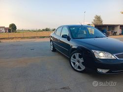 Nero Usata 2003 Ford Mondeo ST-Line Tre volumi | 3500 €