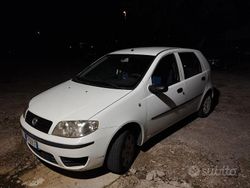 Bianco Usata 2004 Fiat Punto Tre volumi | 1000 €