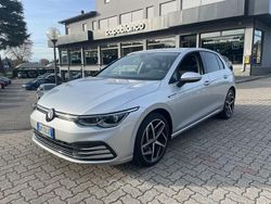 Argento Usata 2023 VW Golf VIII Style Tre volumi | 27.800 € (Buon prezzo)