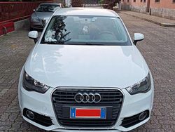 Bianco Usata 2013 Audi A1 Sportback Attraction Due volumi | 9000 € (Buon prezzo)