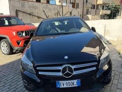 Nero Usata 2014 Mercedes A180 Tre volumi | 6900 € (Buon prezzo)