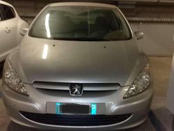 Usata 2005 Peugeot 307 S Tre volumi | 2000 € (Buon prezzo)
