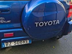 Usata 2002 Toyota RAV4 SUV | 2400 € (Super prezzo)