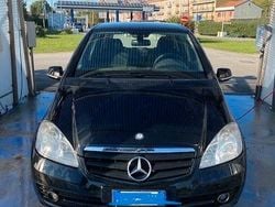 Nero Usata 2010 Mercedes A160 Tre volumi | 3000 € (Buon prezzo)