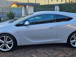 Usata 2012 Opel Astra GTC Cosmo Tre volumi | 4700 € (Buon prezzo)