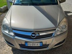 Grigio Usata 2008 Opel Astra Tre volumi | 2500 € (Buon prezzo)