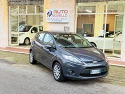 Grigio Usata 2011 Ford Fiesta Tre volumi | 4900 € (Buon prezzo)