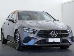 Grigio Nuova 2025 Mercedes A180 Business Tre volumi | 33.500 € (Buon prezzo)