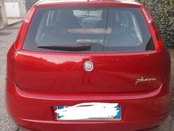 Rosso Usata 2009 Fiat Grande Punto Due volumi | 3200 € (Buon prezzo)