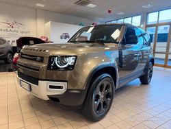 Verde Usata 2021 Land Rover Defender SE Station wagon | 59.900 € (Cara)