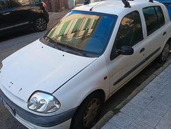 Bianco Usata 2000 Renault Clio II Tre volumi | 500 € (Super prezzo)