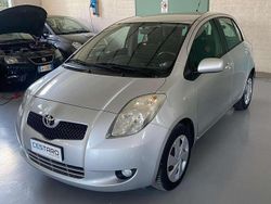 Argento Usata 2007 Toyota Yaris Tre volumi | 3700 € (Molto cara)