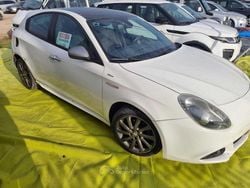 Bianco Usata 2013 Alfa Romeo Giulietta Tre volumi | 3300 € (Buon prezzo)