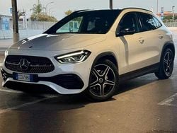 Bianco Usata 2023 Mercedes GLA180 Premium SUV | 35.900 €