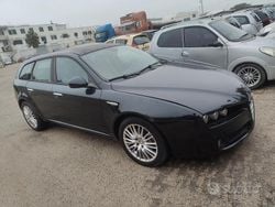 Nero Usata 2009 Alfa Romeo 159 Distinctive Station wagon | 900 € (Ottimo prezzo)