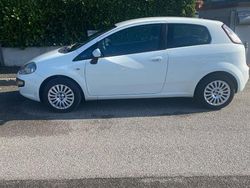 Bianco Usata 2011 Fiat Grande Punto Due volumi | 4000 € (Buon prezzo)
